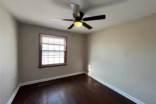 10518 Ewell Dr, Saint Louis, MO 63137 - Photo 11