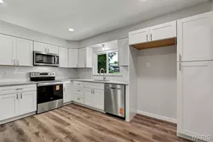 775 Montmartre Dr, Saint Louis, MO 63141 - Photo 17