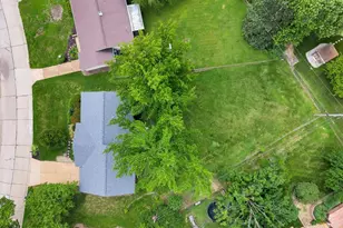 775 Montmartre Dr, Saint Louis, MO 63141 - Photo 9