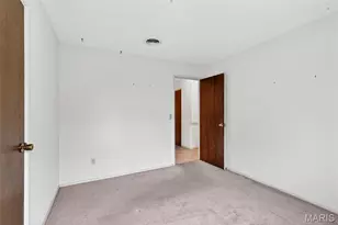 9512 Carnival Dr, Saint Louis, MO 63126 - Photo 21