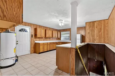 9512 Carnival Drive, Saint Louis, MO 63126 - Photo 15