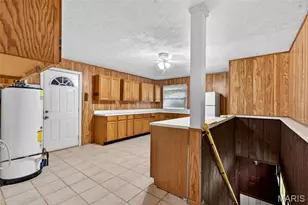 9512 Carnival Dr, Saint Louis, MO 63126 - Photo 15