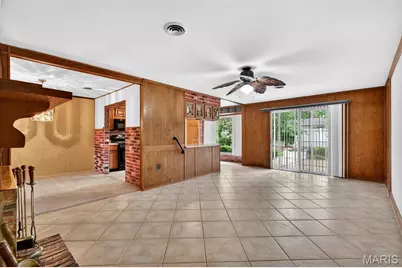 9512 Carnival Drive, Saint Louis, MO 63126 - Photo 9