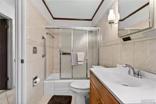 9512 Carnival Dr, Saint Louis, MO 63126 - Photo 35