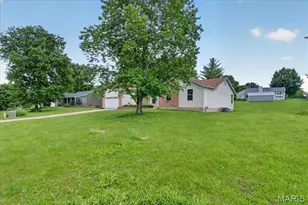 1942 Kesha Ct, Pacific, MO 63069 - Photo 3