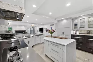 1 Lorenzo Ln, Ladue, MO 63124 - Photo 5