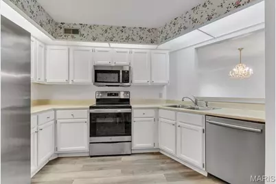 5375 N Kenrick Parke Drive #203, Saint Louis, MO 63119 - Photo 11