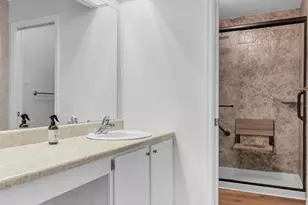 5375 N Kenrick Parke Dr, Saint Louis, MO 63119 - Photo 19