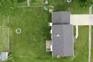 1737 Rosearbor Dr, Saint Louis, MO 63146 - Photo 3