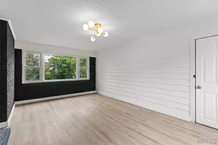 9938 Coventry Ln, Affton, MO 63123 - Photo 9