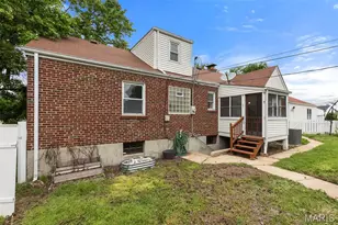 9938 Coventry Ln, Affton, MO 63123 - Photo 35