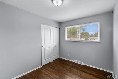 1525 Layven Avenue, Florissant, MO 63031 - Photo 9