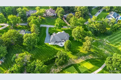 50 Meadowbrook Country Club Estate, Ballwin, MO 63011 - Photo 3