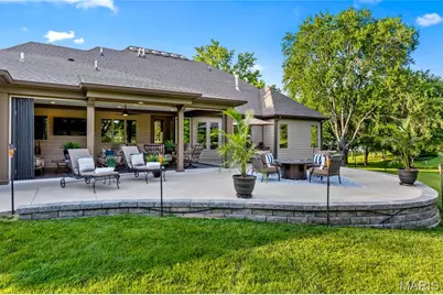 50 Meadowbrook Country Club Estate, Ballwin, MO 63011 - Photo 13