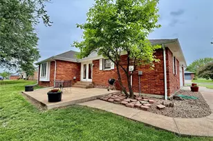 117 Sharon Dr, Montgomery City, MO 63361 - Photo 9