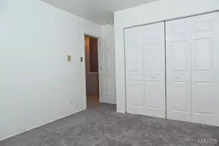 7639 Hazelcrest Dr, Hazelwood, MO 63042 - Photo 5