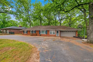 7441 Raleigh Dr, Grantwood Village, MO 63123 - Photo 5