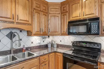 1712 Sparrow Point Lane, Fenton, MO 63026 - Photo 9