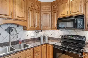 1712 Sparrow Point Ln, Fenton, MO 63026 - Photo 9