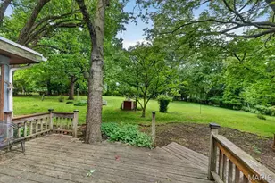 33 Topping Ln, Des Peres, MO 63131 - Photo 5