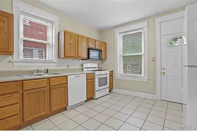 7005 Pershing Avenue, University City, MO 63130 - Photo 13