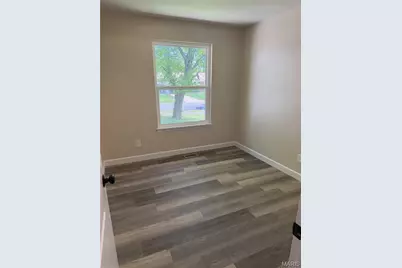 6841 Thurston Avenue, Berkeley, MO 63134 - Photo 11