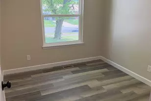 6841 Thurston Ave, Berkeley, MO 63134 - Photo 11