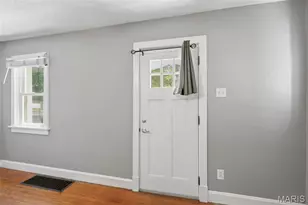 10411 Maddox Pl, Overland, MO 63114 - Photo 7