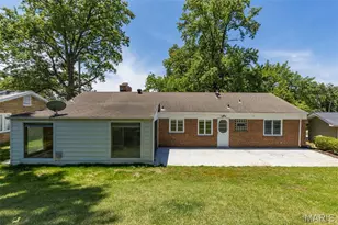 35 Pinewood Dr, Crestwood, MO 63123 - Photo 19