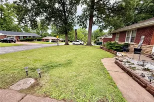 1244 Forest Home Dr, Bellefontaine Neighbors, MO 63137 - Photo 3