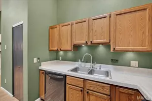 2082 Avignon Dr, Saint Charles, MO 63303 - Photo 9