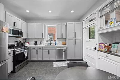 7110 Forsyth Boulevard, University City, MO 63105 - Photo 11