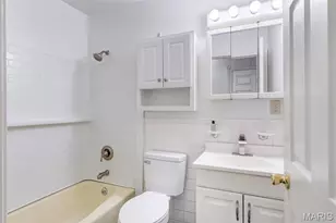 2470 Palm Dr, Florissant, MO 63031 - Photo 9