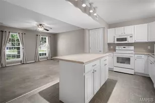 324 Savannah Terrace, Wentzville, MO 63385 - Photo 3