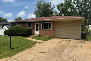 3 Petersburg Ct, Arnold, MO 63010 - Photo 1