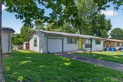 305 Imperial Drive, Hazelwood, MO 63042 - Photo 5