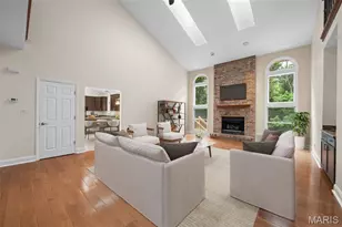 2582 Christopher Oaks Ct, Oakville, MO 63129 - Photo 5