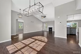 2025 Dardenne Valley Dr, O'Fallon, MO 63368 - Photo 9