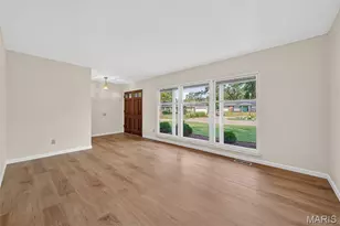 13008 Libourne Ct, Saint Louis, MO 63141 - Photo 9
