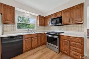 13008 Libourne Ct, Saint Louis, MO 63141 - Photo 7