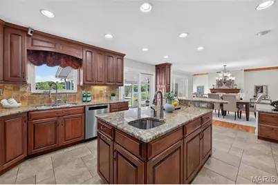 11601 Lakeshore Drive, Creve Coeur, MO 63141 - Photo 21