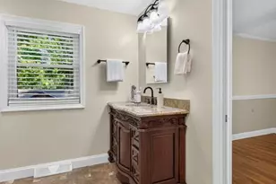11601 Lakeshore Dr, Creve Coeur, MO 63141 - Photo 41