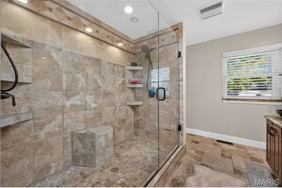 11601 Lakeshore Drive, Creve Coeur, MO 63141 - Photo 35