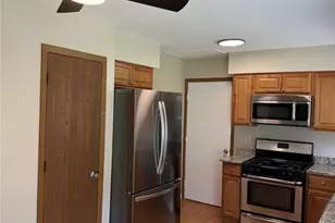 3 Eagle View Ct, Saint Peters, MO 63376 - Photo 3