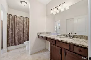 11701 Lakeshore Dr, Creve Coeur, MO 63141 - Photo 59