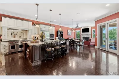 11701 Lakeshore Drive, Creve Coeur, MO 63141 - Photo 21
