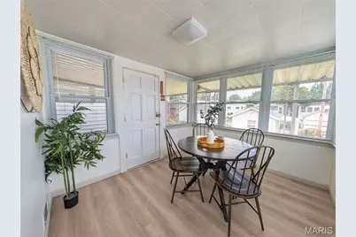 4043 McDonald Avenue, Saint Louis, MO 63116 - Photo 9