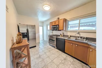 4043 McDonald Avenue, Saint Louis, MO 63116 - Photo 5
