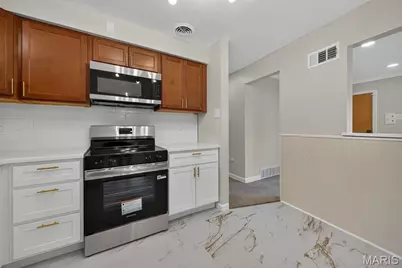 305 Ward Drive, Ferguson, MO 63135 - Photo 9
