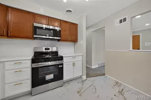 305 Ward Dr, Ferguson, MO 63135 - Photo 9